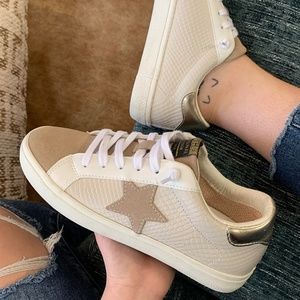 Vintage Havana Blush Taupe Sneaker. NWT, NW.